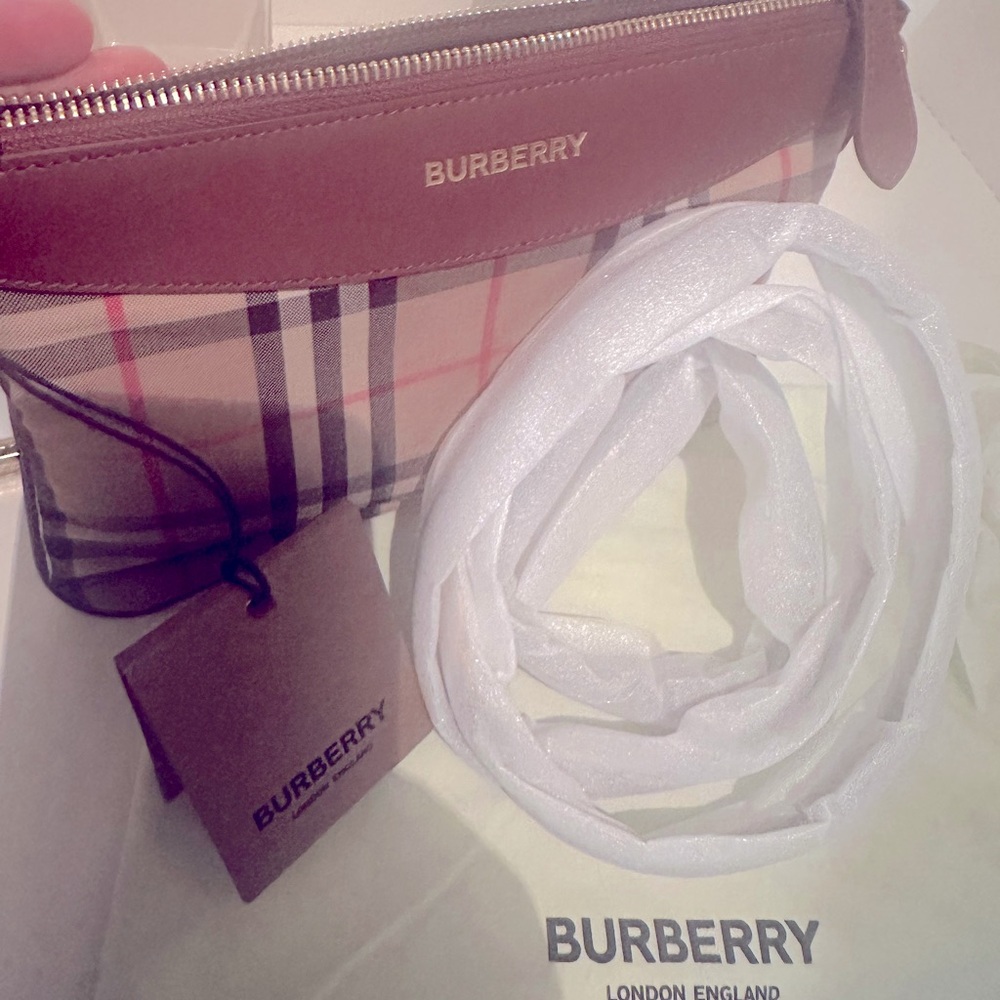 Burberry purse